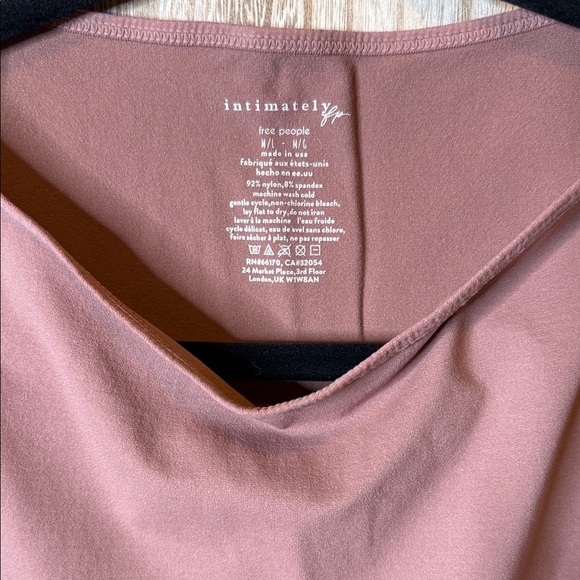 Women's Assorted Sleeveless Tops - Picture 4 of 10